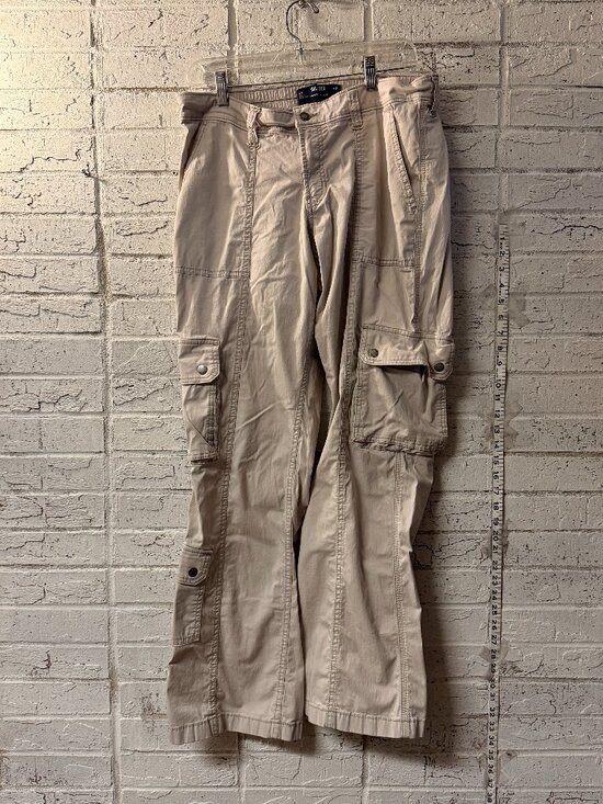 Hollister Mid-Rise Relaxed Boot Cargo Pants (12L / W31L) - Picture 1 of 9